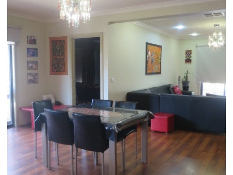 2 Grange Drive, South Morang VIC 3752