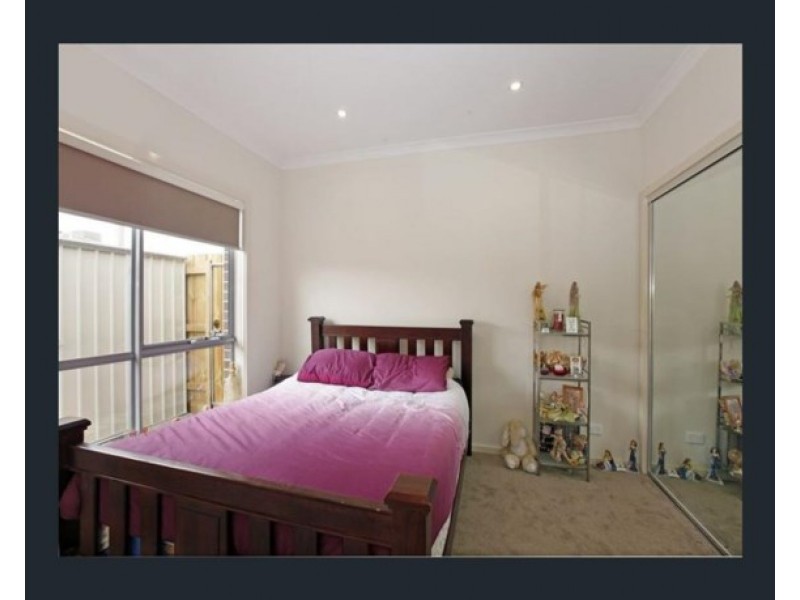 1/10 Hermione Terrace, Epping VIC 3076