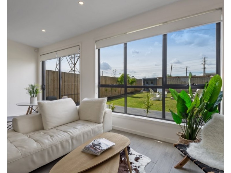 2/16 Joan Court, Reservoir VIC 3073