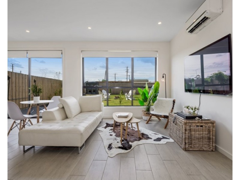 2/16 Joan Court, Reservoir VIC 3073