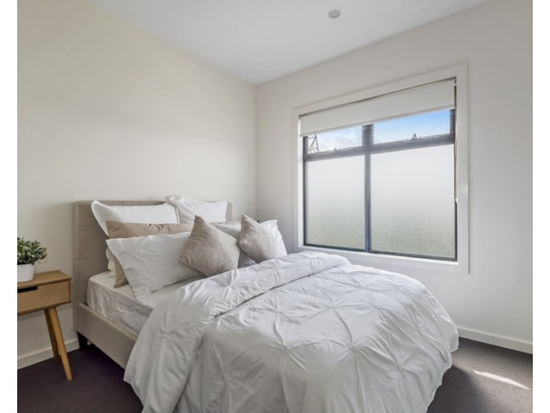 2/16 Joan Court, Reservoir VIC 3073