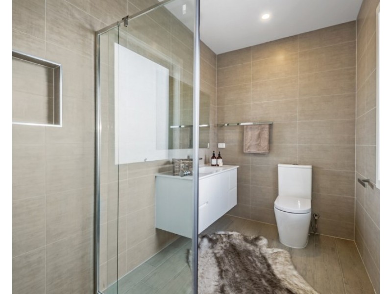 2/16 Joan Court, Reservoir VIC 3073