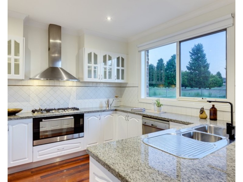 27 Augusta Way, Wallan VIC 3756