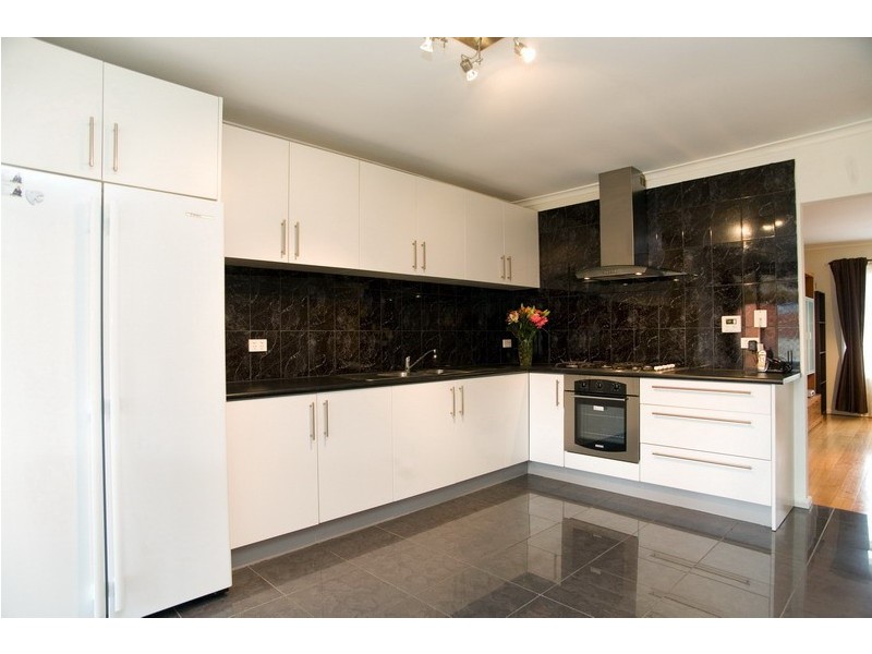 6 Vanessa Avenue, Lalor VIC 3075