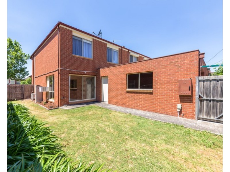 63 The Lakes Boulevard, South Morang VIC 3752