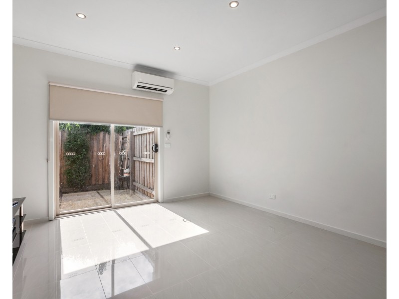4/3 Poplar Street, Thomastown VIC 3074