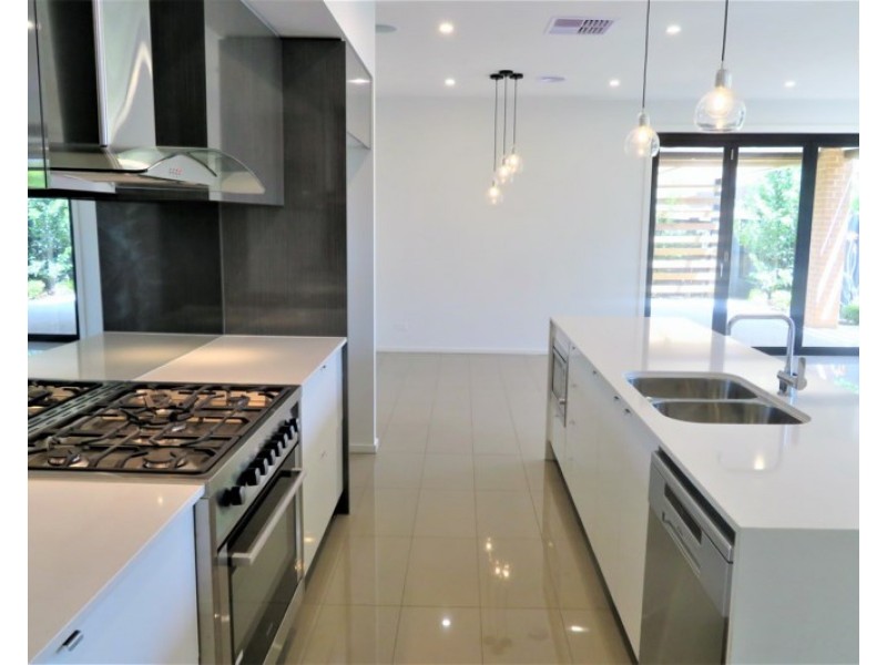 44 Newmarket Parade, Mickleham VIC 3064