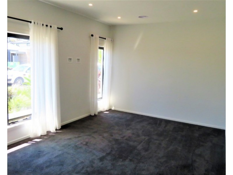 44 Newmarket Parade, Mickleham VIC 3064