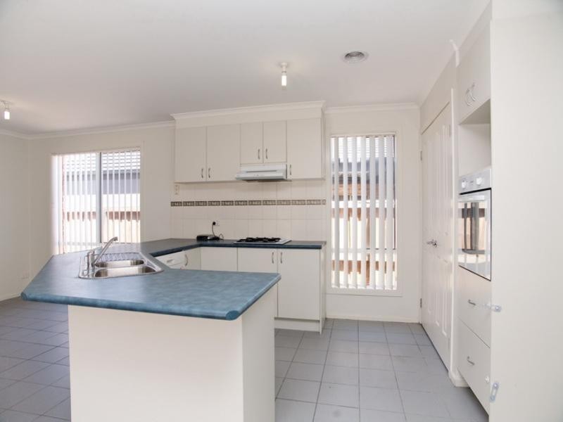 15 Cassowary Road, South Morang VIC 3752