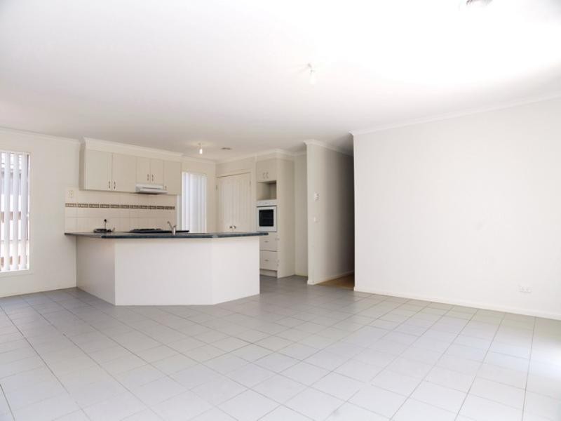 15 Cassowary Road, South Morang VIC 3752