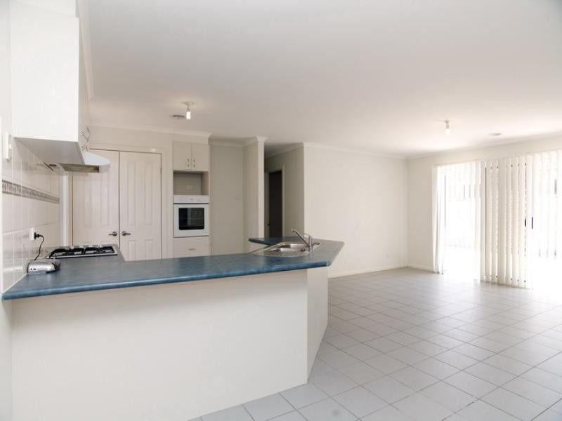 15 Cassowary Road, South Morang VIC 3752