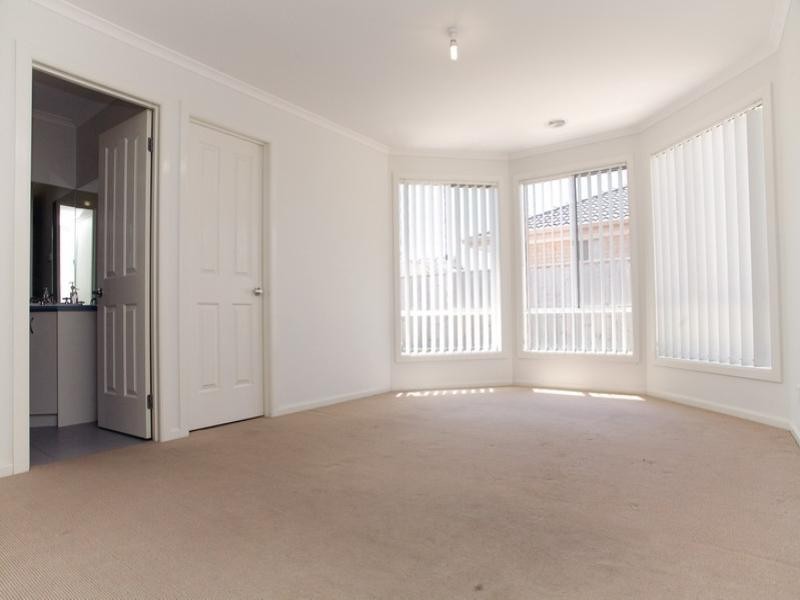 15 Cassowary Road, South Morang VIC 3752