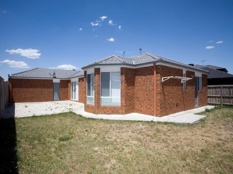 15 Cassowary Road, South Morang VIC 3752