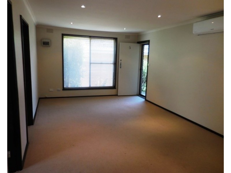 5/70 Purinuan Road, Reservoir VIC 3073