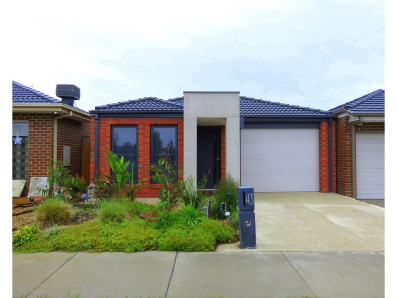 43 Yarradale Drive, Mickleham VIC 3064