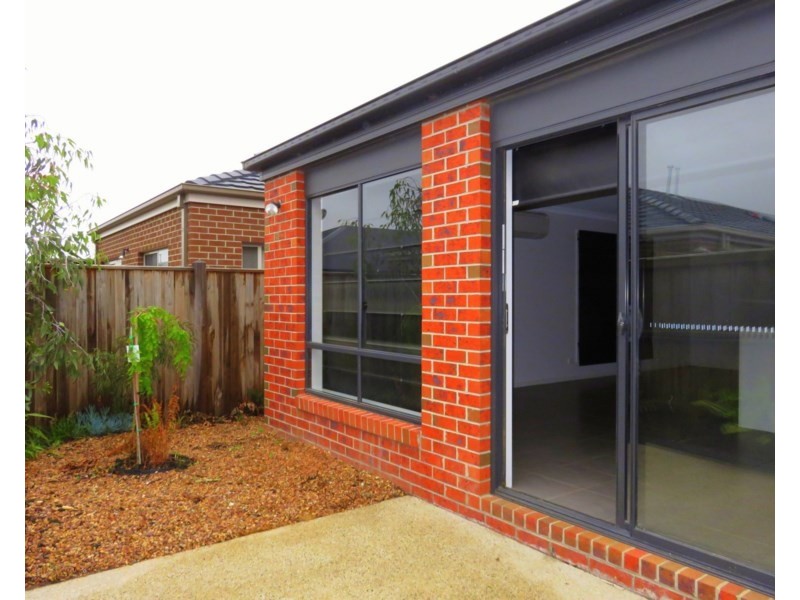 43 Yarradale Drive, Mickleham VIC 3064