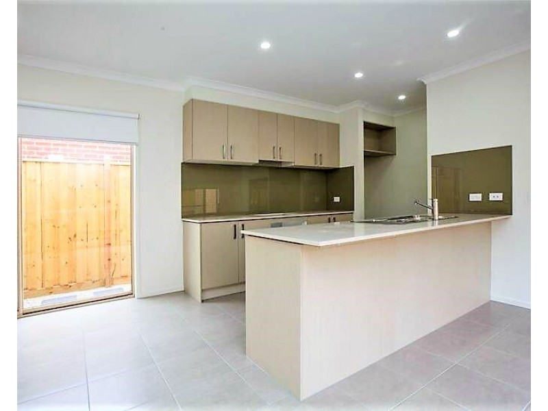 6 Lifford Walk, Lalor VIC 3075