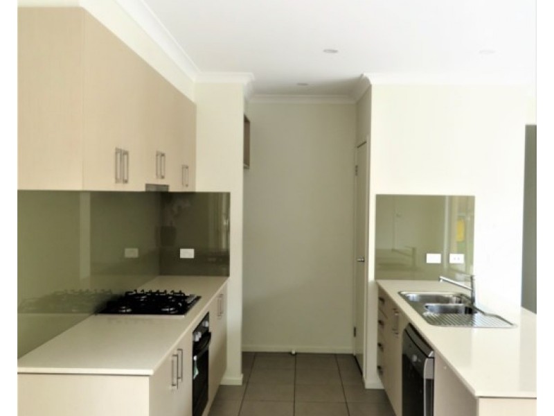 6 Lifford Walk, Lalor VIC 3075