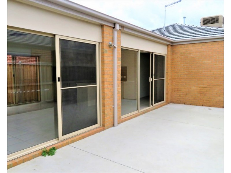 6 Lifford Walk, Lalor VIC 3075