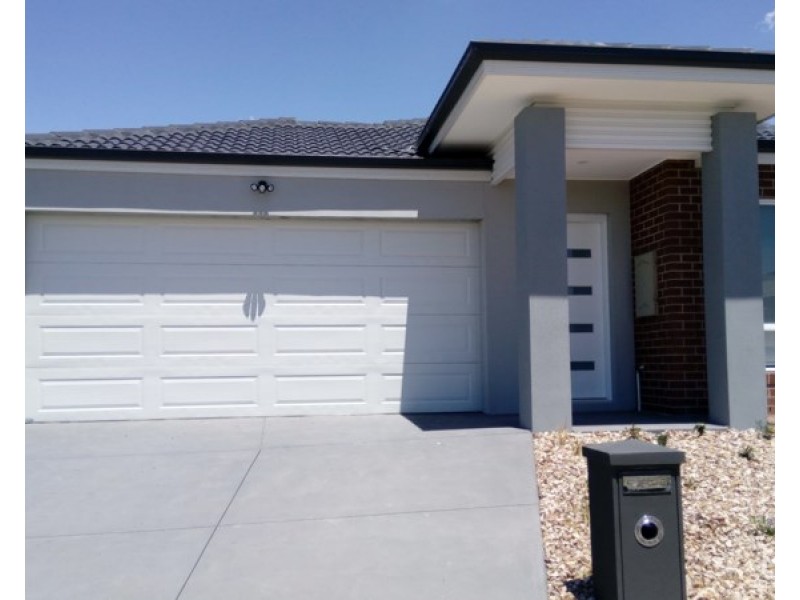 28 Stettler Boulevard, Mickleham VIC 3064