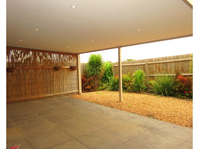 11 Oriano Street, Epping VIC 3076