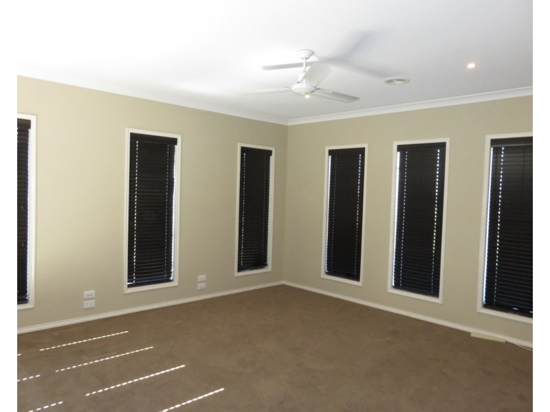 10 Persian Close, Epping VIC 3076