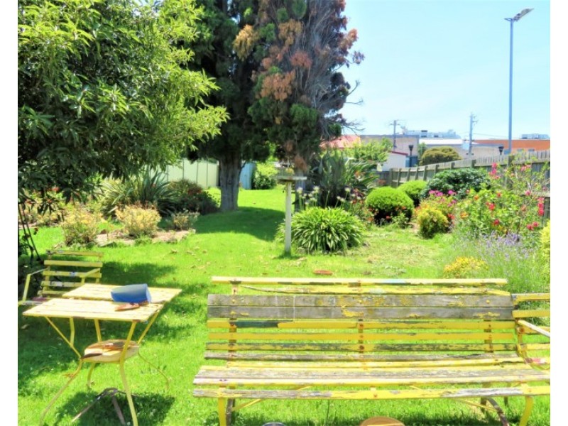 8 Spencer Street, Preston VIC 3072