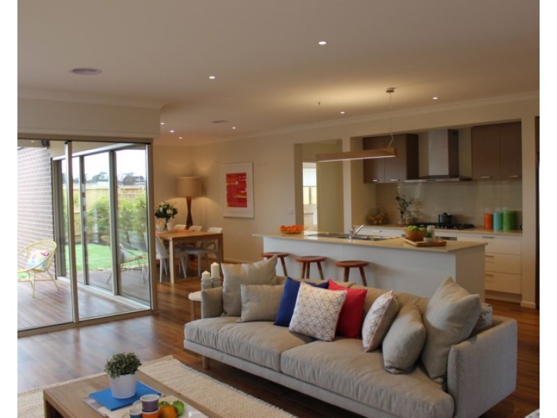 38 Newmarket Parade, Mickleham VIC 3064