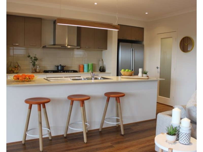 38 Newmarket Parade, Mickleham VIC 3064