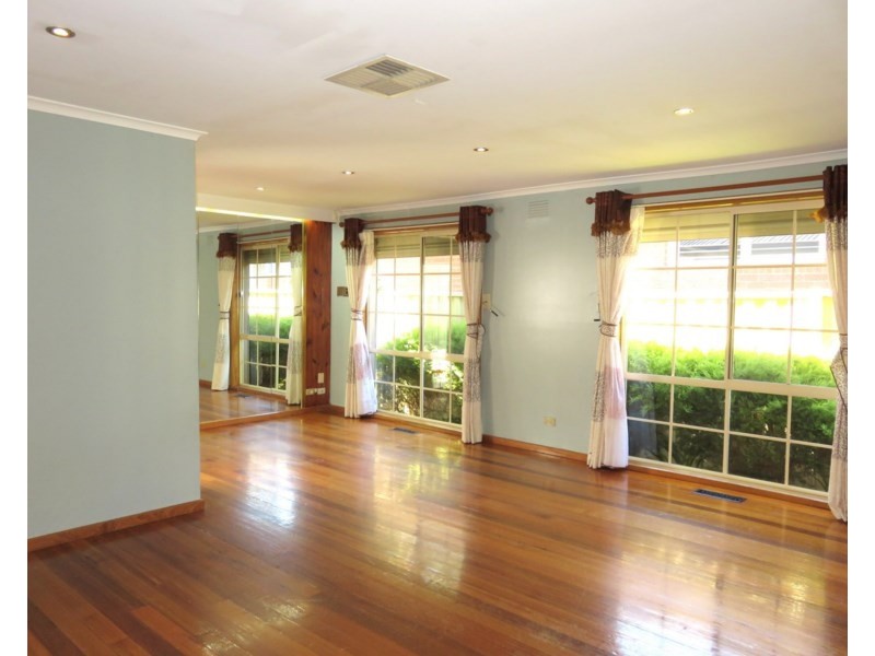 3 Corrigan Place, Mill Park VIC 3082