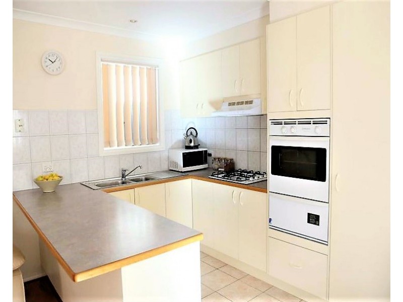 2/1 Hilliana Waters, Mill Park VIC 3082