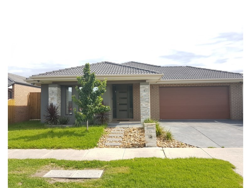 11 Cloverfield Crescent, Wollert VIC 3750