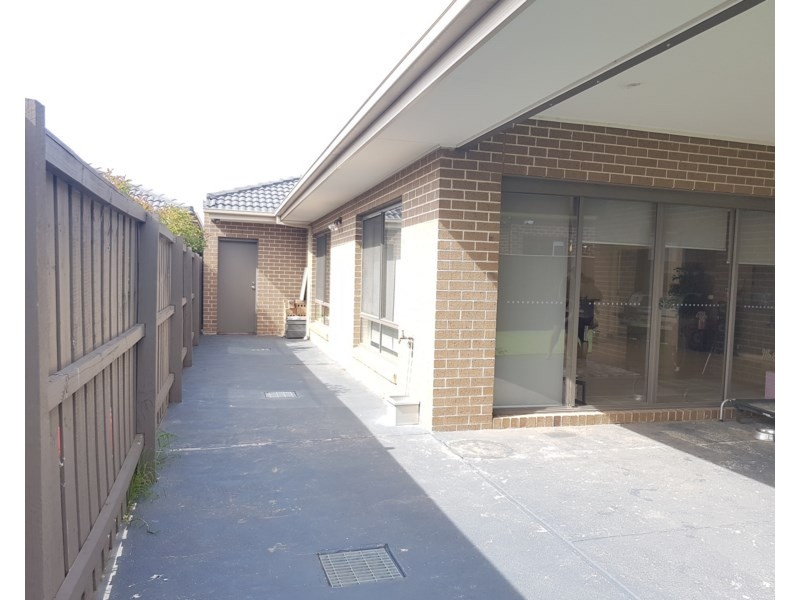 11 Cloverfield Crescent, Wollert VIC 3750