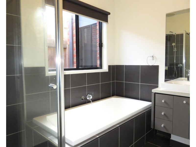 4 Lustre Close, Epping VIC 3076