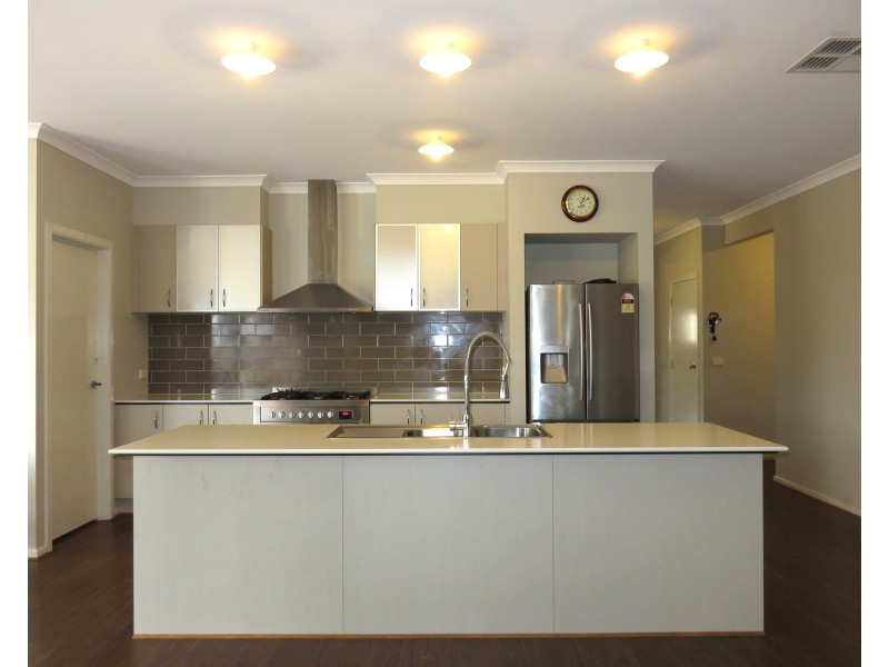 6 Westham Way, Wollert VIC 3750