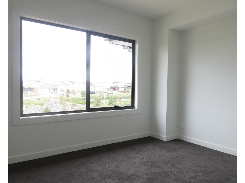 92 Gallantry Avenue, Craigieburn VIC 3064