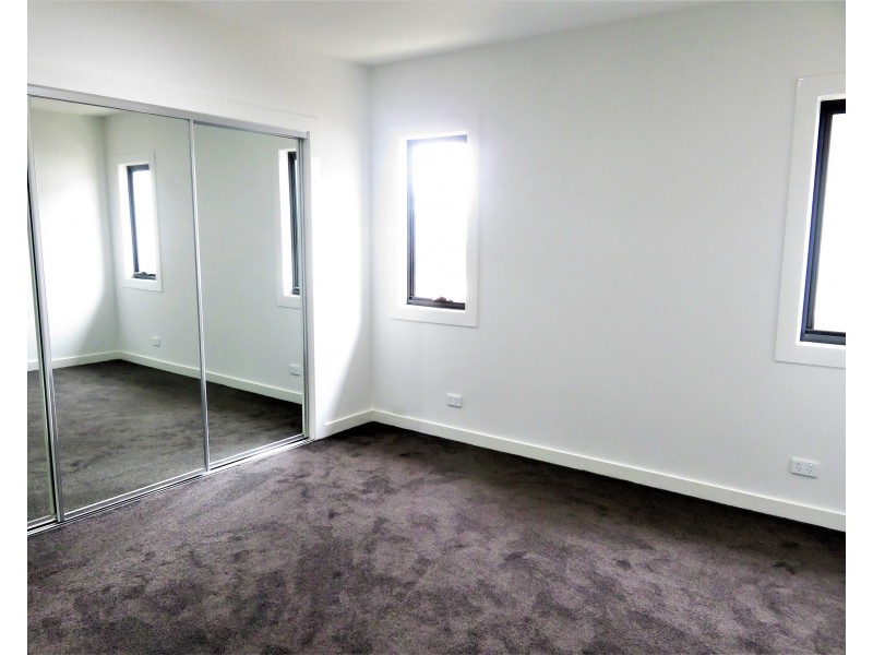 92 Gallantry Avenue, Craigieburn VIC 3064