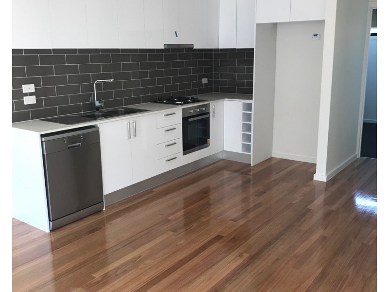 6/8 Lorenson Avenue, Coburg North VIC 3058