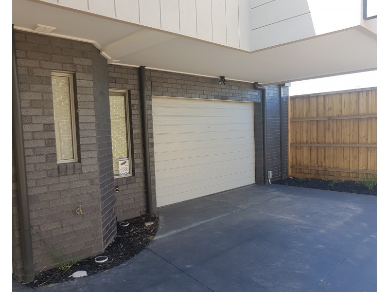 6/8 Lorenson Avenue, Coburg North VIC 3058