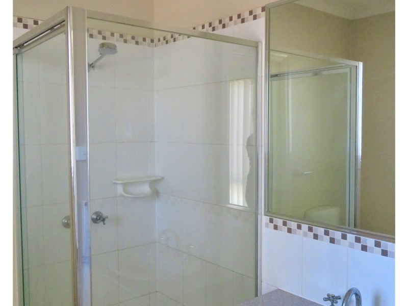 1 Jindabyne Avenue, South Morang VIC 3752