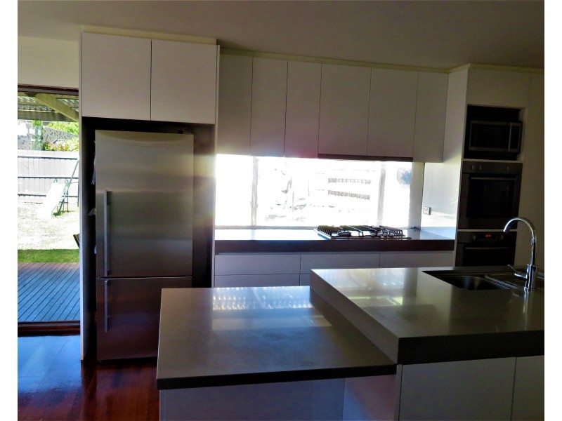 4 Kelvin Grove, South Morang VIC 3752