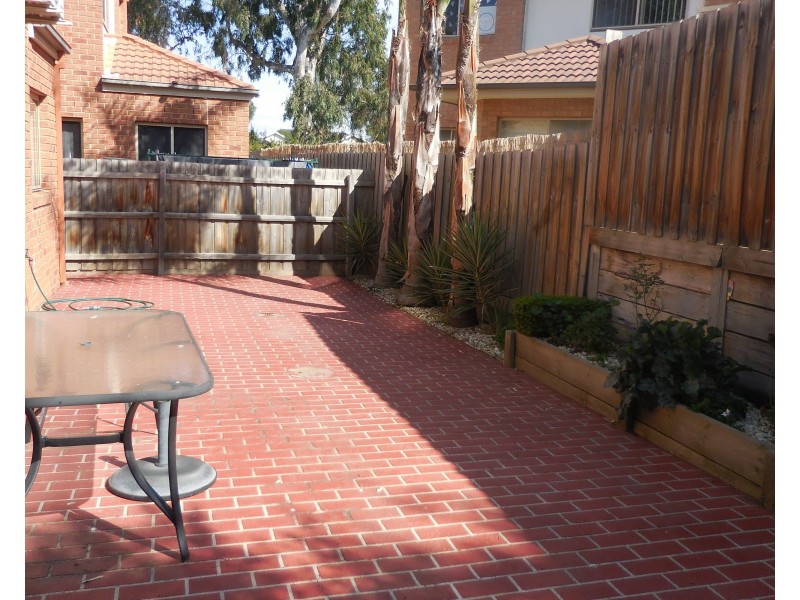 4 Crepe Myrtle Crescent, South Morang VIC 3752