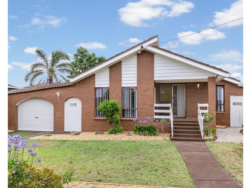 27 Stonehaven Drive, Thomastown VIC 3074