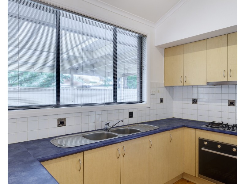 27 Stonehaven Drive, Thomastown VIC 3074