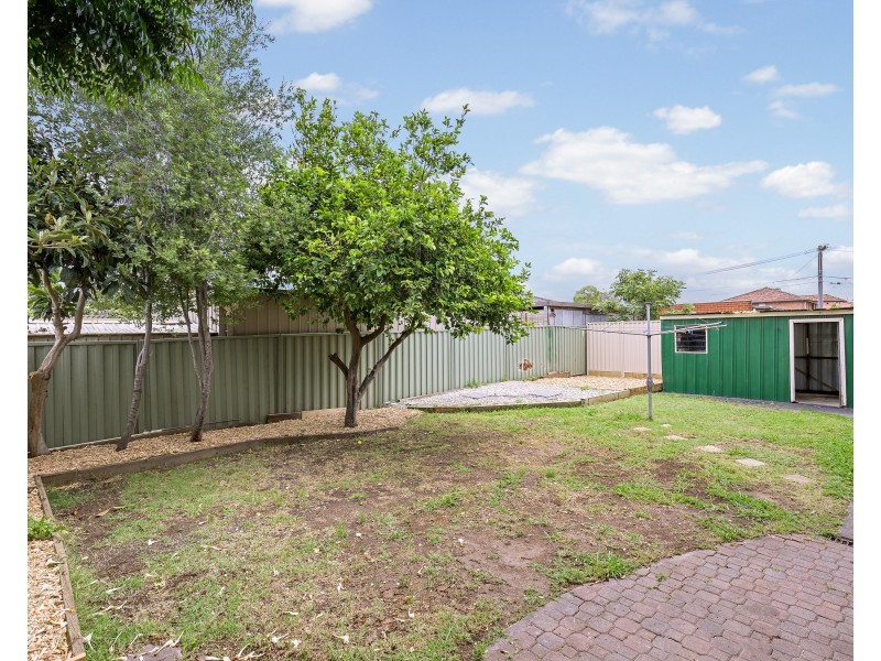 27 Stonehaven Drive, Thomastown VIC 3074