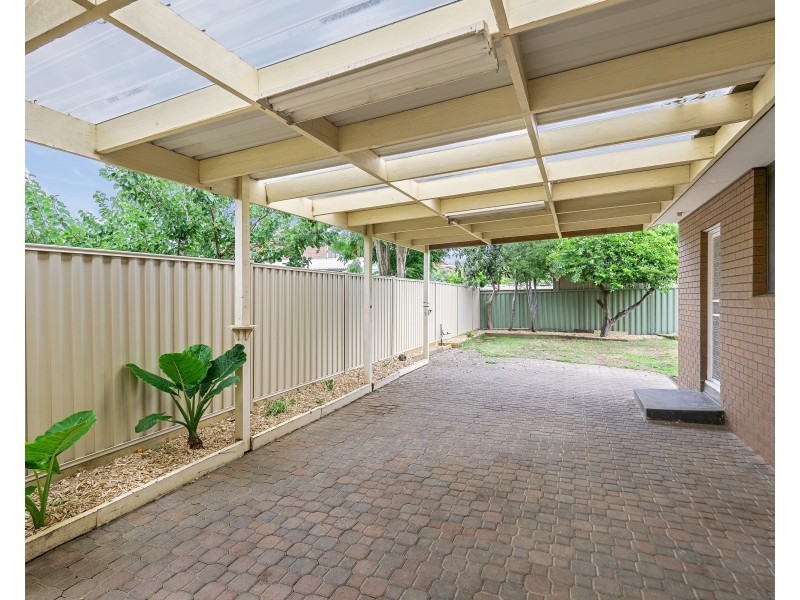 27 Stonehaven Drive, Thomastown VIC 3074