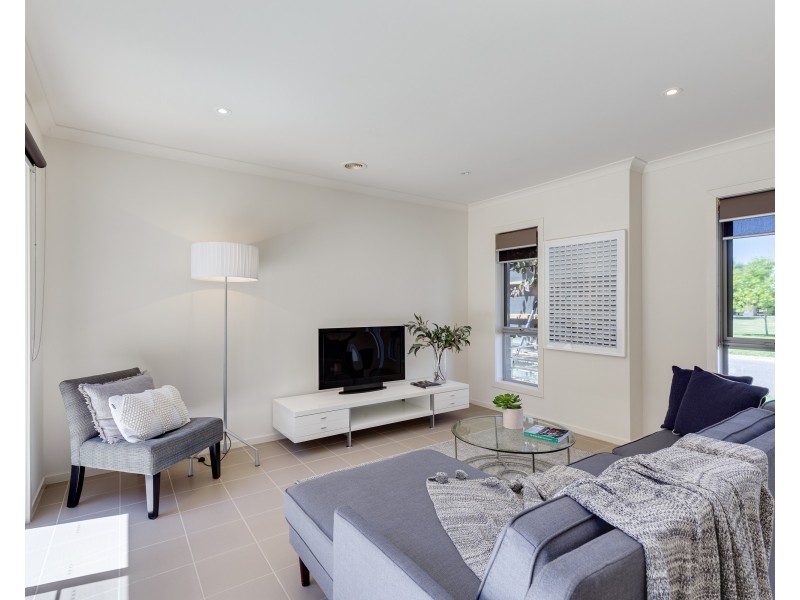 7 Hampden Green, South Morang VIC 3752