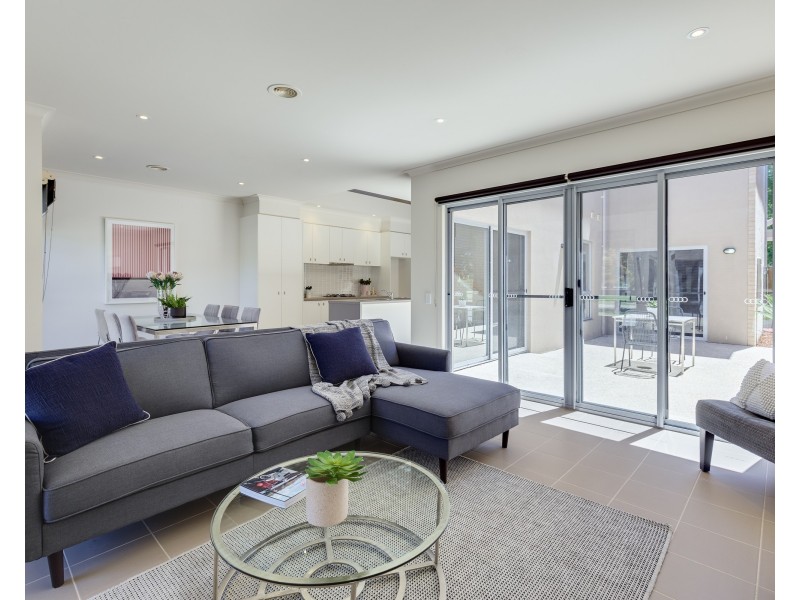 7 Hampden Green, South Morang VIC 3752