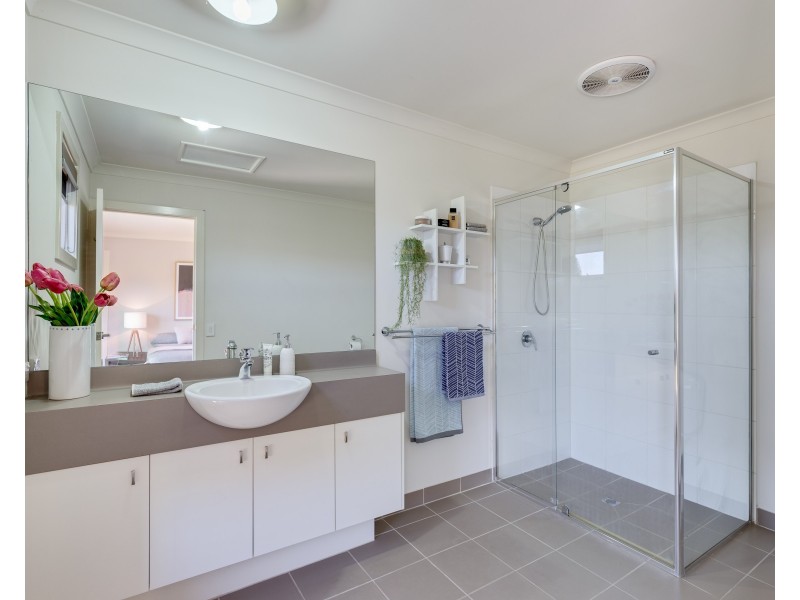 7 Hampden Green, South Morang VIC 3752