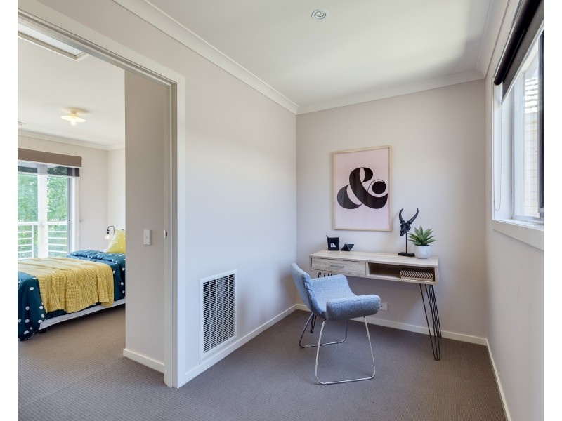 7 Hampden Green, South Morang VIC 3752